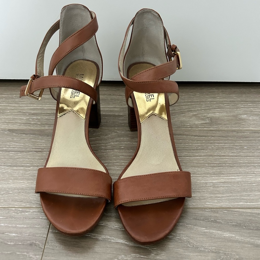 Michael Kors Tan Heels Classic Design